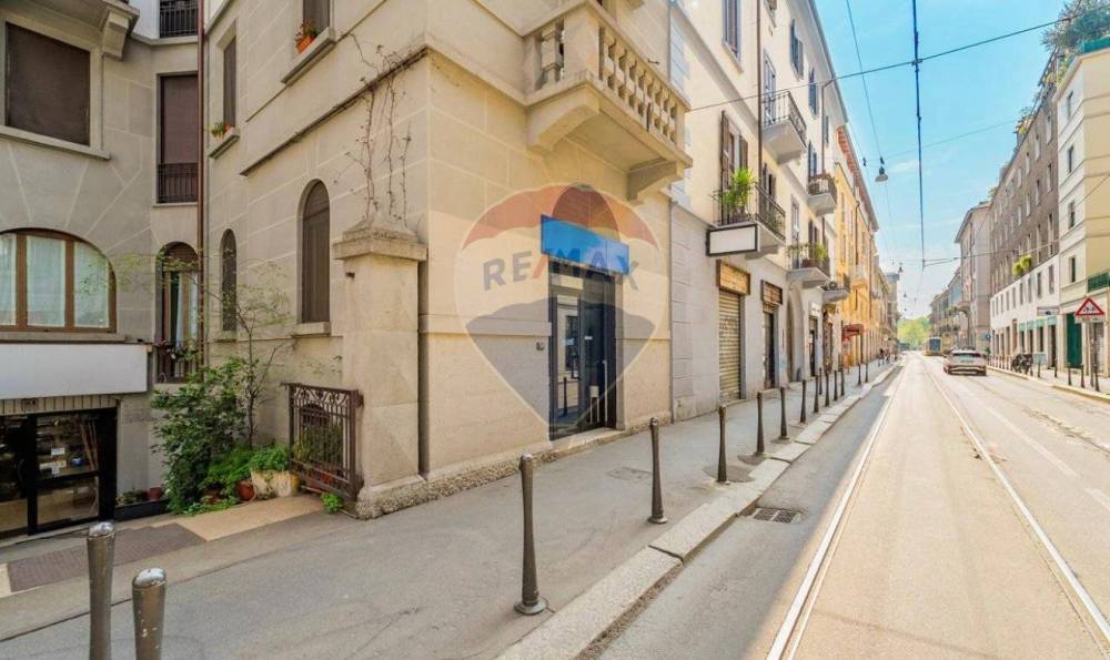 appartamento in vendita a Milano in zona Sempione