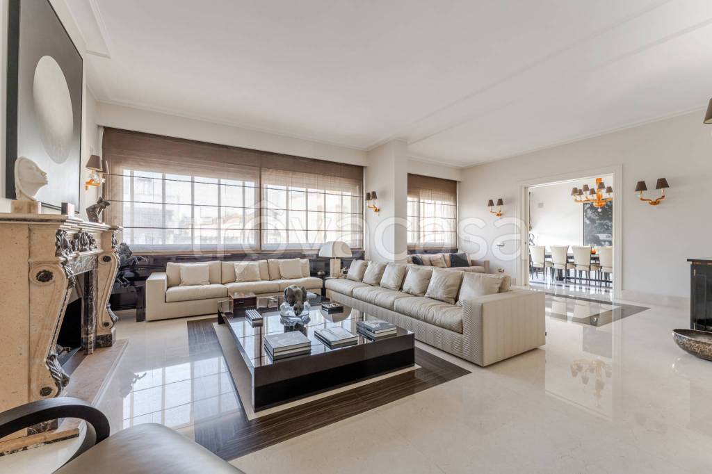 appartamento in vendita a Milano in zona Guastalla