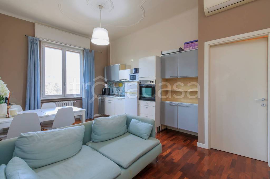 appartamento in vendita a Milano in zona Vigentino