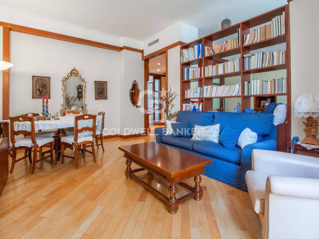 appartamento in vendita a Milano in zona Guastalla