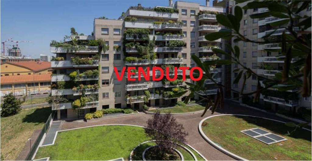 appartamento in vendita a Milano in zona Bocconi