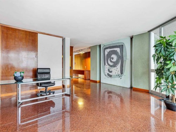 appartamento in vendita a Milano in zona Guastalla