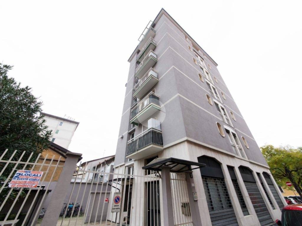 appartamento in vendita a Milano in zona Baggio