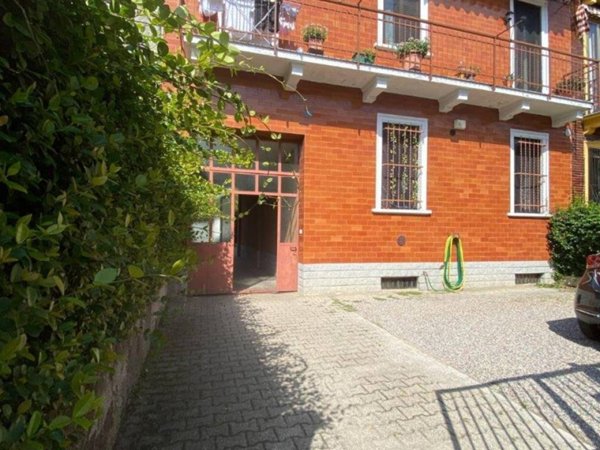 appartamento in vendita a Milano in zona Baggio