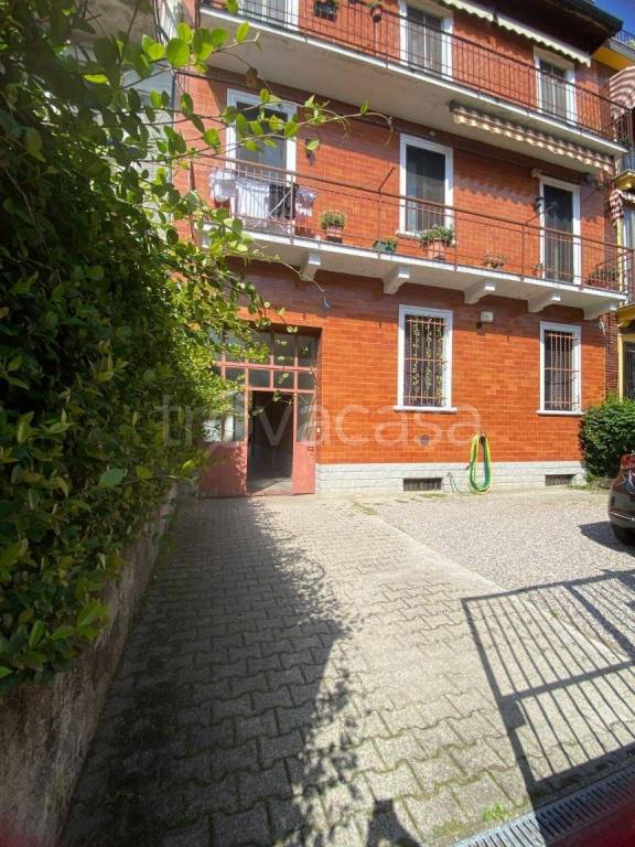 appartamento in vendita a Milano in zona Baggio