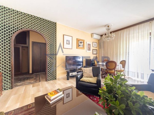 appartamento in vendita a Milano in zona Famagosta