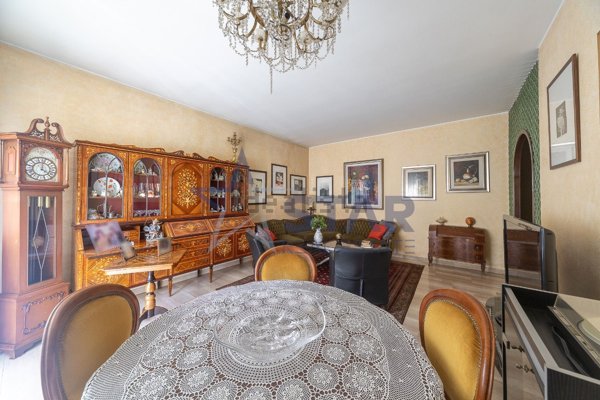 appartamento in vendita a Milano in zona Lorenteggio