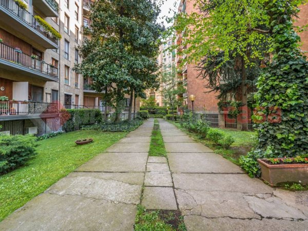 appartamento in vendita a Milano in zona Barona