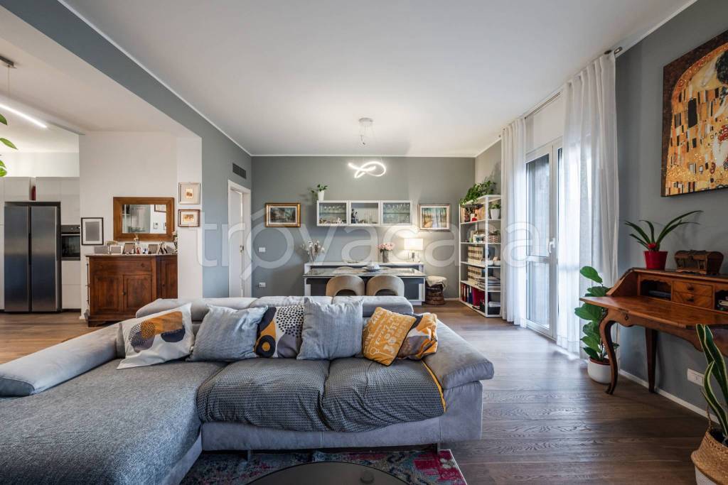 appartamento in vendita a Milano in zona Forlanini