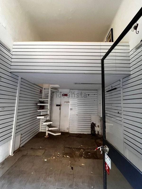 locale commerciale in vendita a Milano