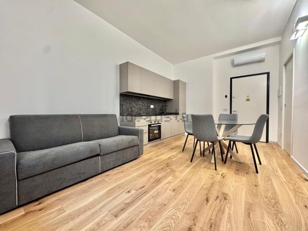 appartamento in vendita a Milano in zona Sempione