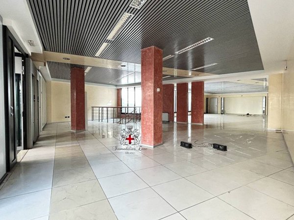 negozio in vendita a Milano in zona Lambrate