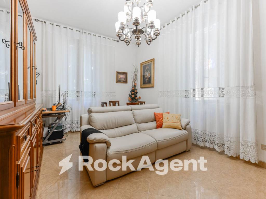 appartamento in vendita a Milano in zona Isola