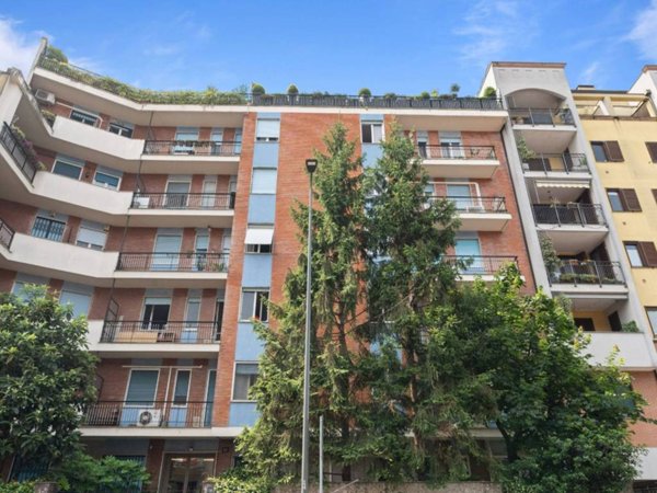 ufficio in vendita a Milano in zona Porta Romana