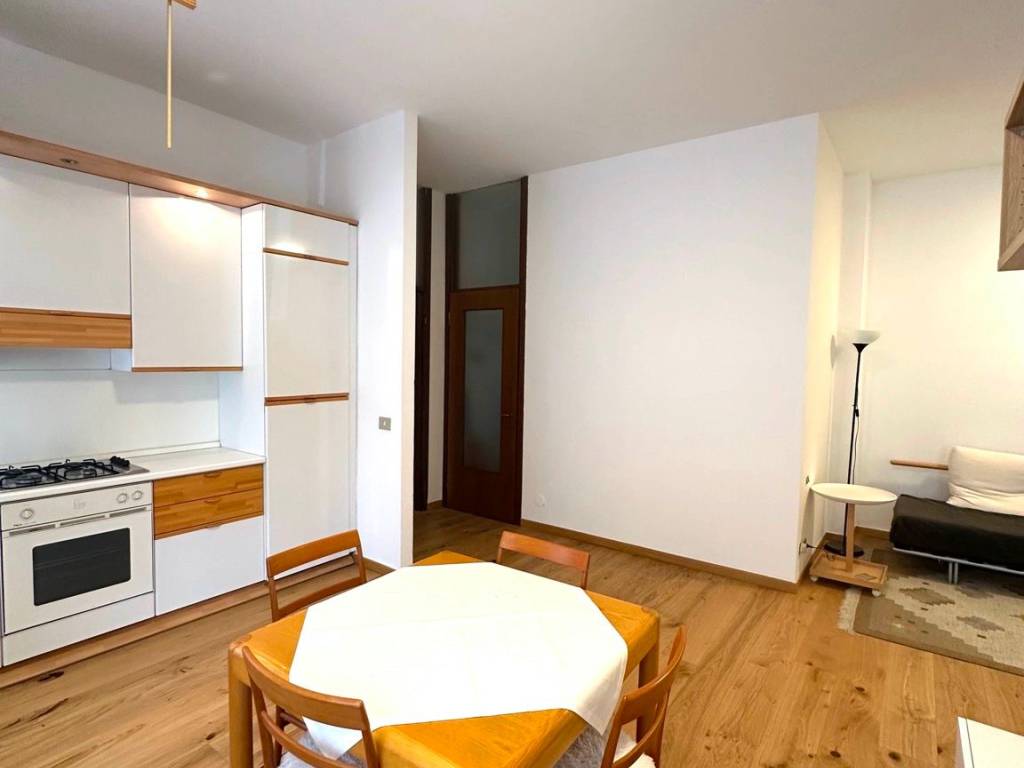 appartamento in vendita a Milano in zona Solari