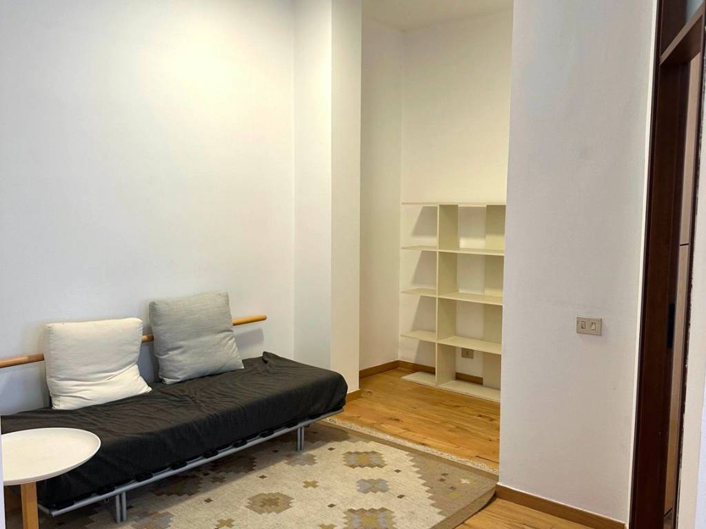 appartamento in vendita a Milano in zona Solari