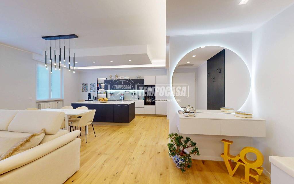 appartamento in vendita a Milano in zona Sempione