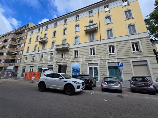 appartamento in vendita a Milano in zona Porta Genova