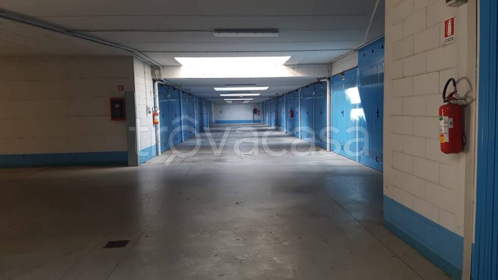 locale di sgombero in vendita a Milano in zona Solari