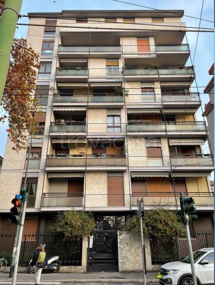appartamento in vendita a Milano in zona Piazzale Lodi