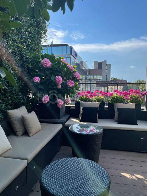 appartamento in vendita a Milano in zona Sempione