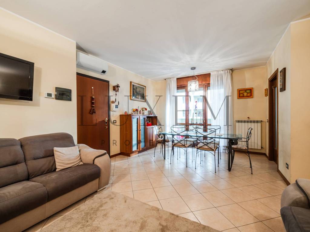 appartamento in vendita a Milano in zona Isola