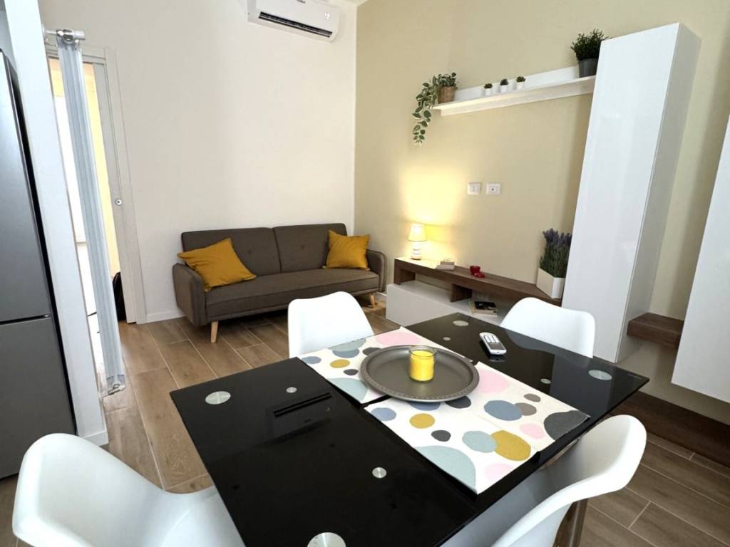 appartamento in vendita a Milano in zona Famagosta