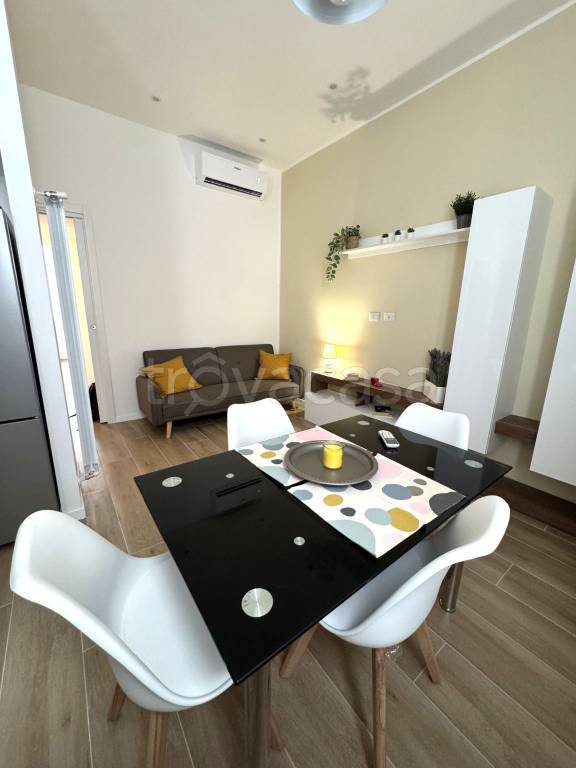 appartamento in vendita a Milano in zona Famagosta