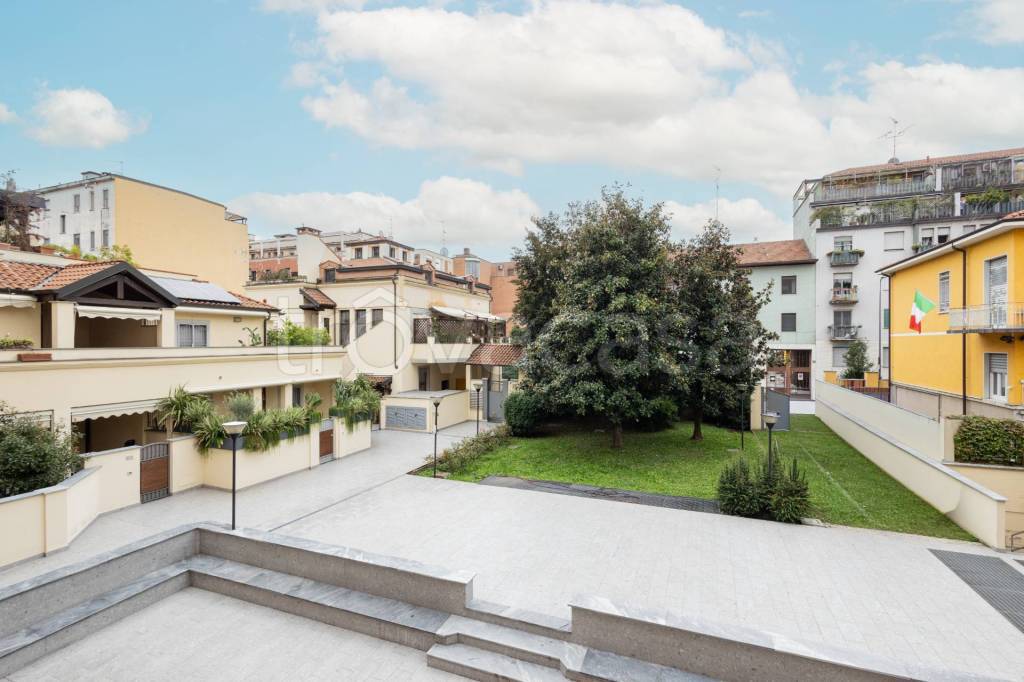 appartamento in vendita a Milano in zona Stadera