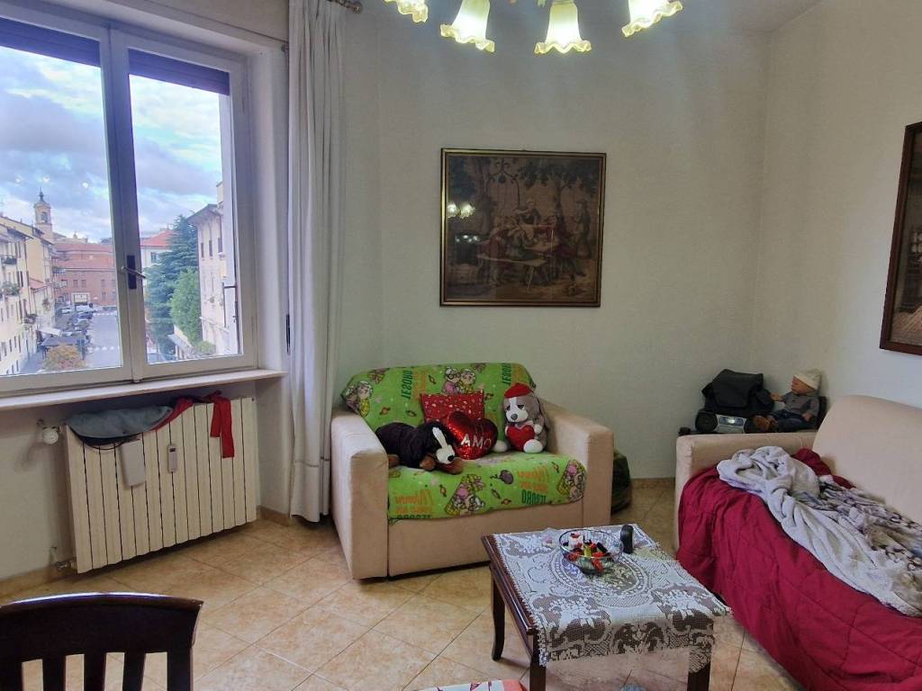 appartamento in vendita a Milano in zona Isola