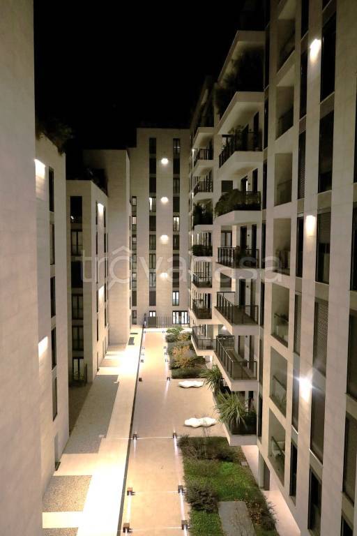 appartamento in vendita a Milano in zona Sempione