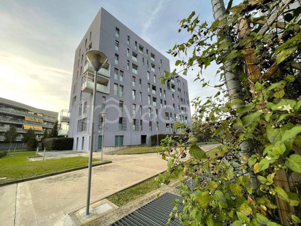 appartamento in vendita a Milano in zona Famagosta