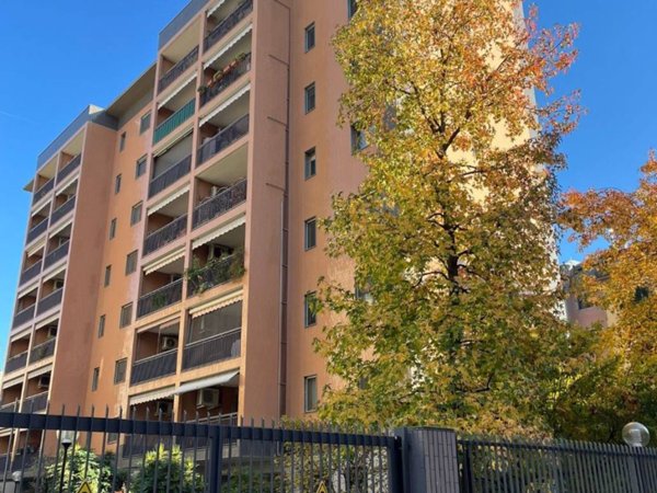 appartamento in vendita a Milano in zona Lorenteggio