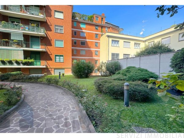 appartamento in vendita a Milano in zona Chiesa Rossa