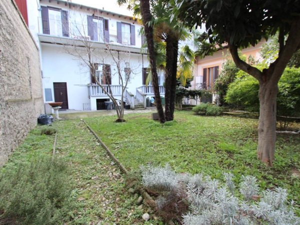 casa indipendente in vendita a Milano in zona Affori