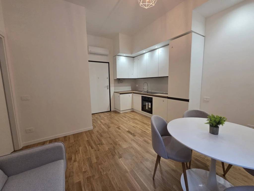 appartamento in vendita a Milano in zona Famagosta