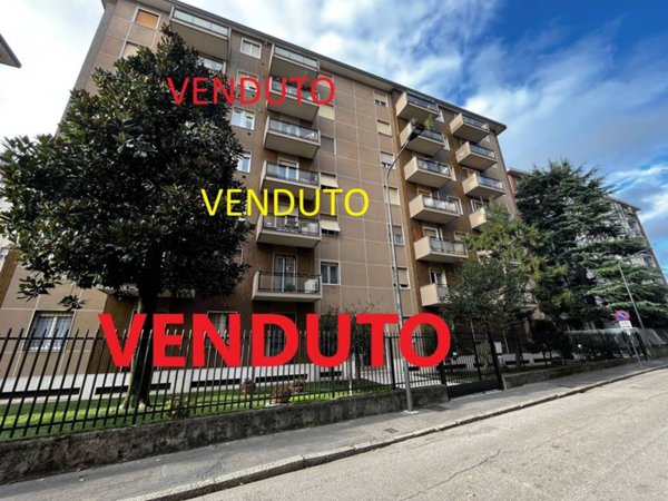 appartamento in vendita a Milano in zona Lambrate