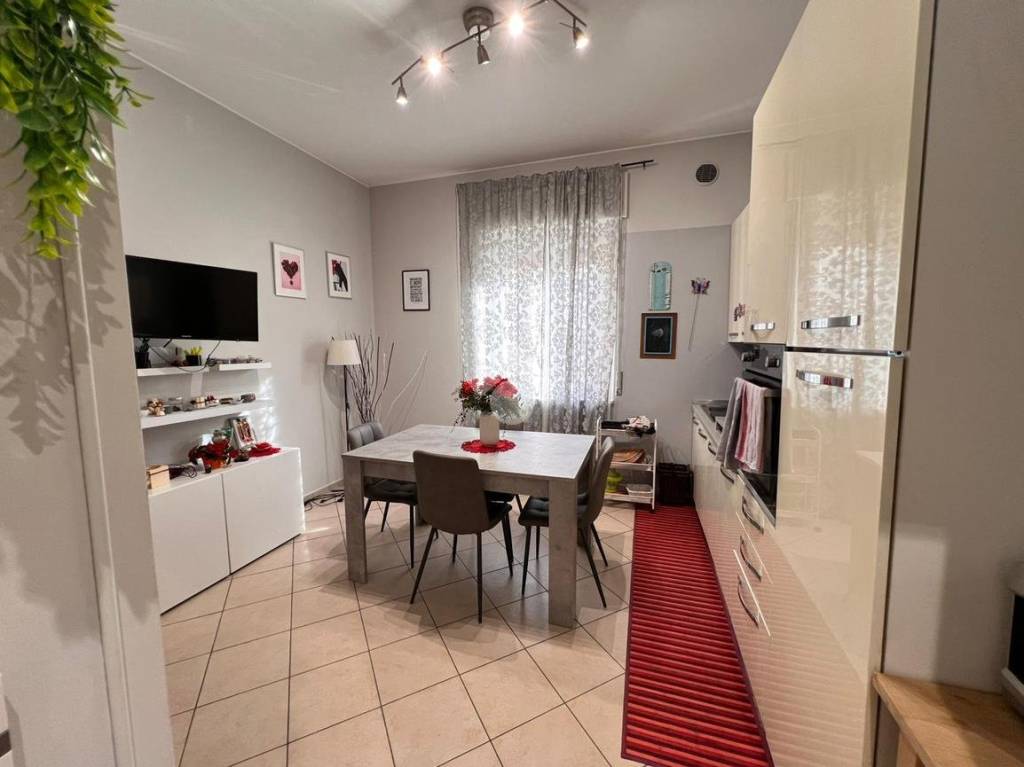 appartamento in vendita a Milano in zona Piazzale Lodi