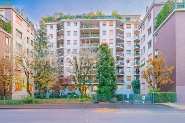 ufficio in vendita a Milano in zona Porta Romana