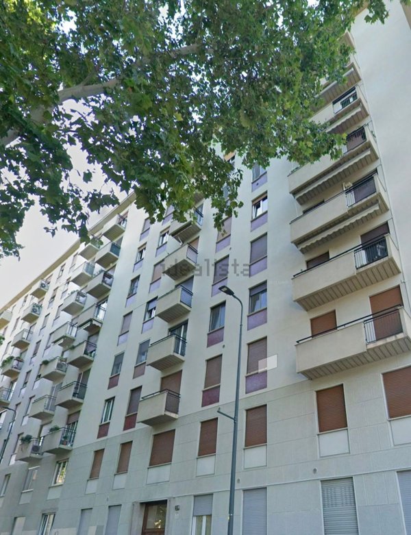 appartamento in vendita a Milano in zona Cinque Giornate