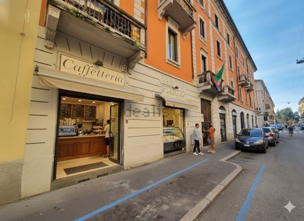 locale commerciale in vendita a Milano in zona Rogoredo