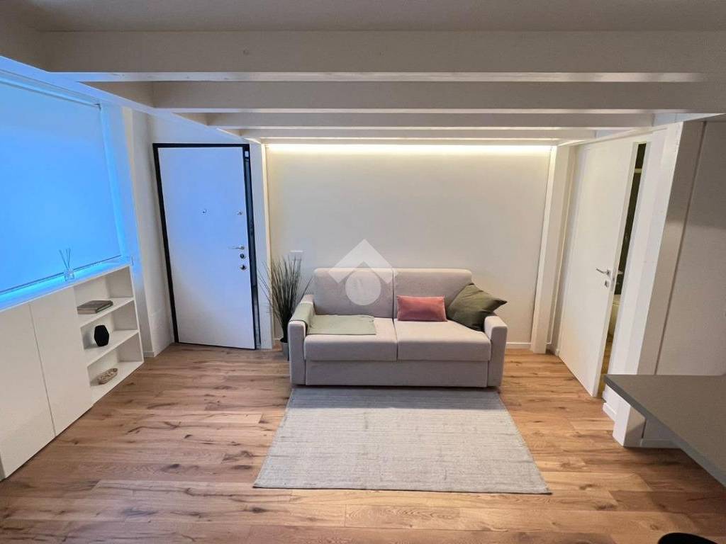 appartamento in vendita a Milano in zona Porta Genova