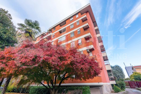 appartamento in vendita a Milano in zona Barona