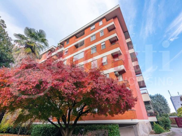 appartamento in vendita a Milano in zona Barona