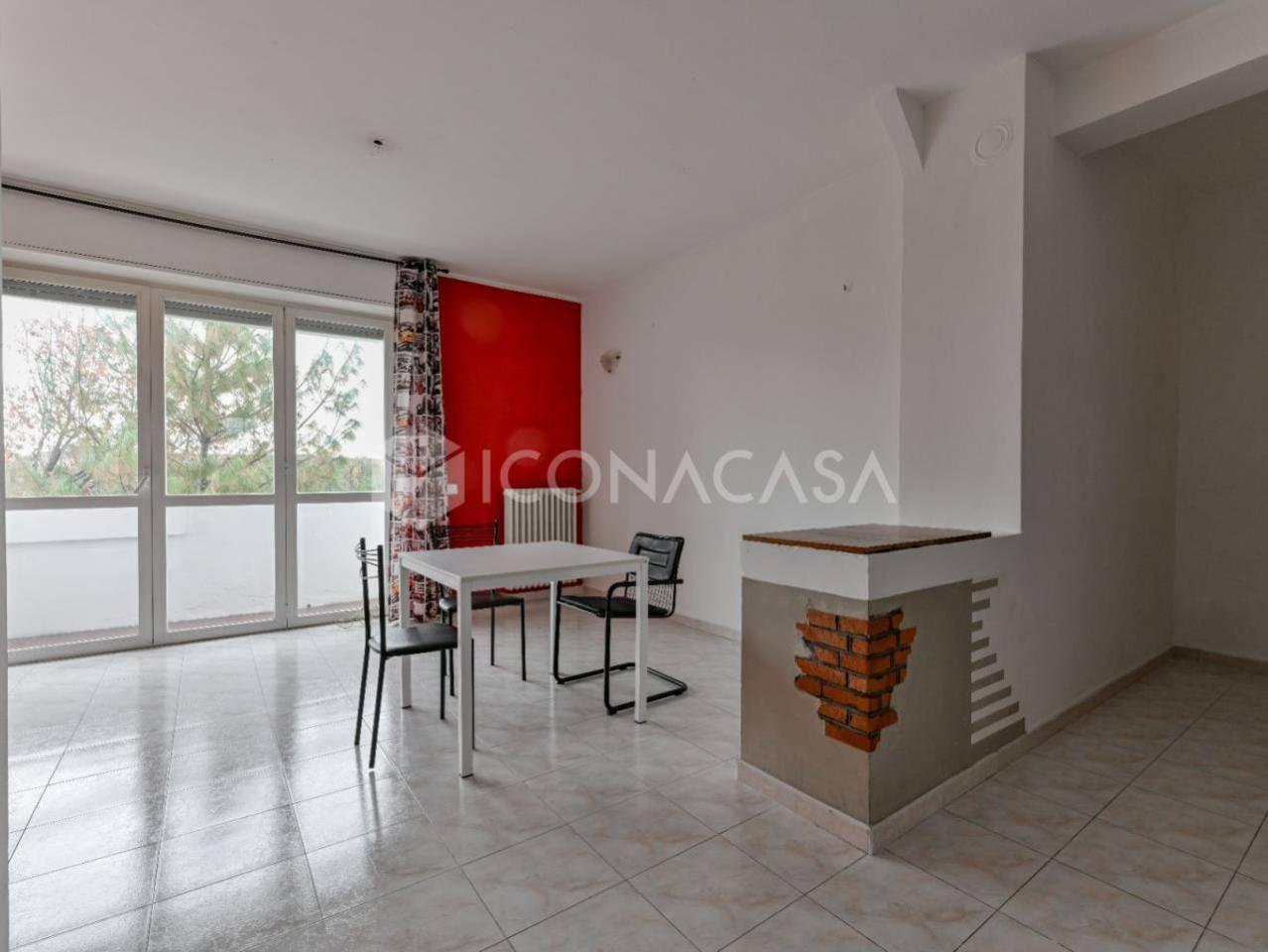 appartamento in vendita a Milano in zona Famagosta