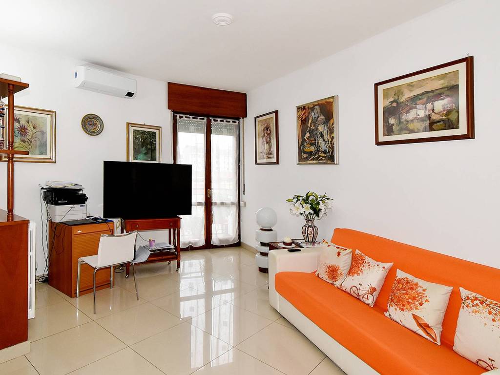 appartamento in vendita a Milano in zona Solari