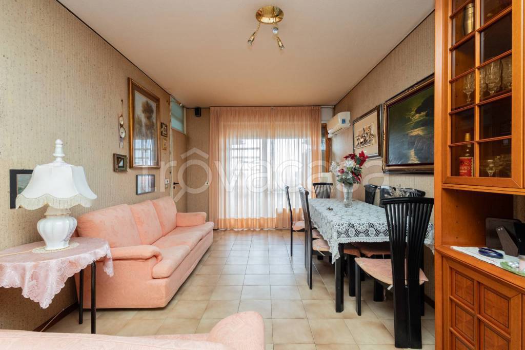 appartamento in vendita a Milano in zona Gorla