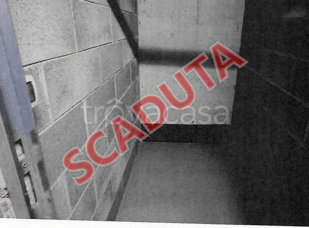 locale commerciale in vendita a Milano in zona Dergano