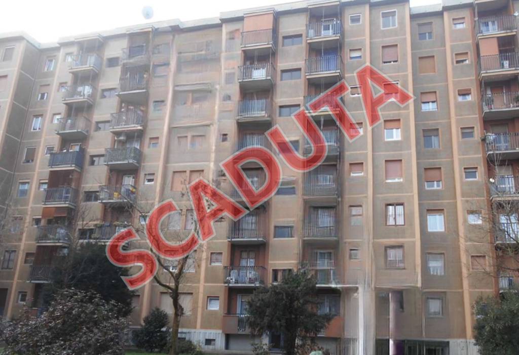 appartamento in vendita a Milano in zona Gallaratese