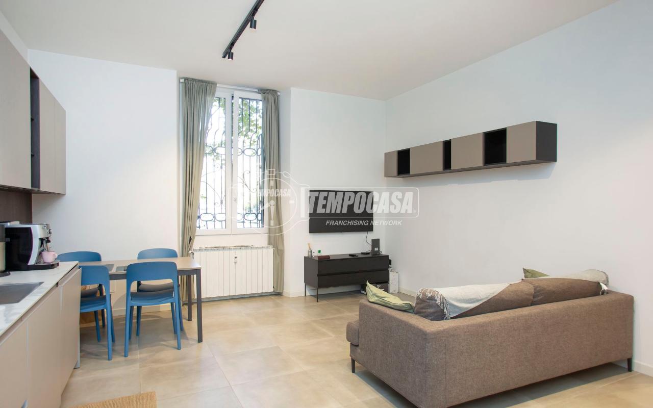appartamento in vendita a Milano in zona Sempione